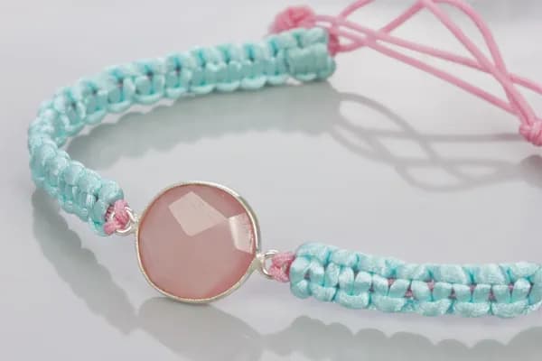 Jak zrobić biżuterię z makramy - proste instrukcje i wzory dla początkujących