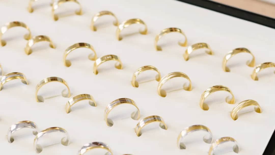 Obrączki 333 czy 585 – wybierz mądrze, uniknij kosztownych błędów