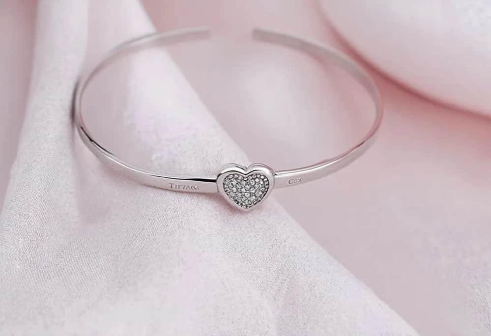 Tiffany & Co bransoletka z serduszkiem – elegancja, emocje i wyjątkowość